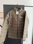 Продавам якета Puma/Пума р-р М + подарък