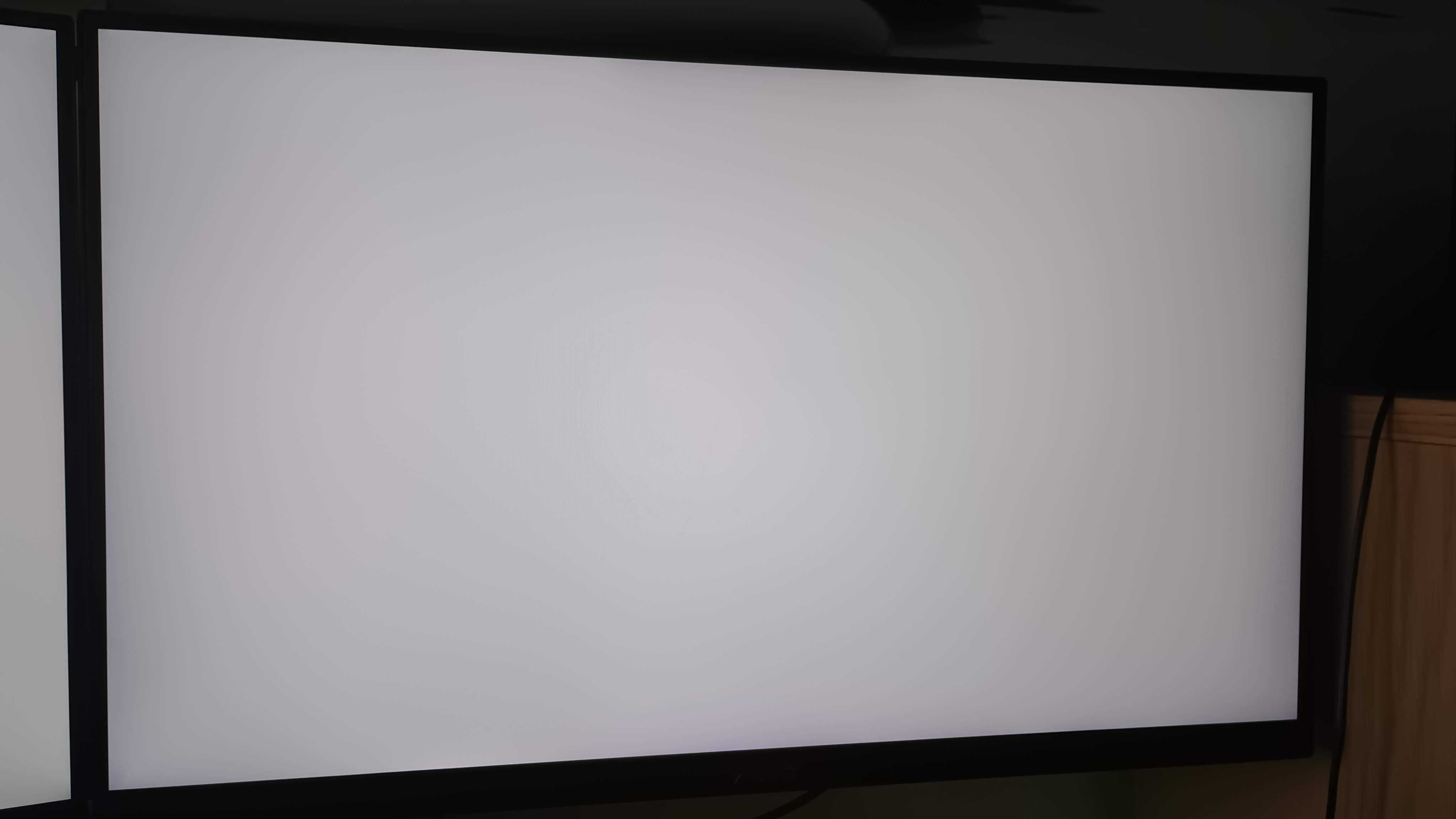 Продавам монитор ASUS VG27AQ1A – 27", QHD, 165Hz, IPS