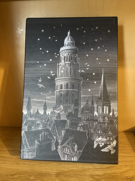 Книги специални издания на Fairyloot, Illumicrate