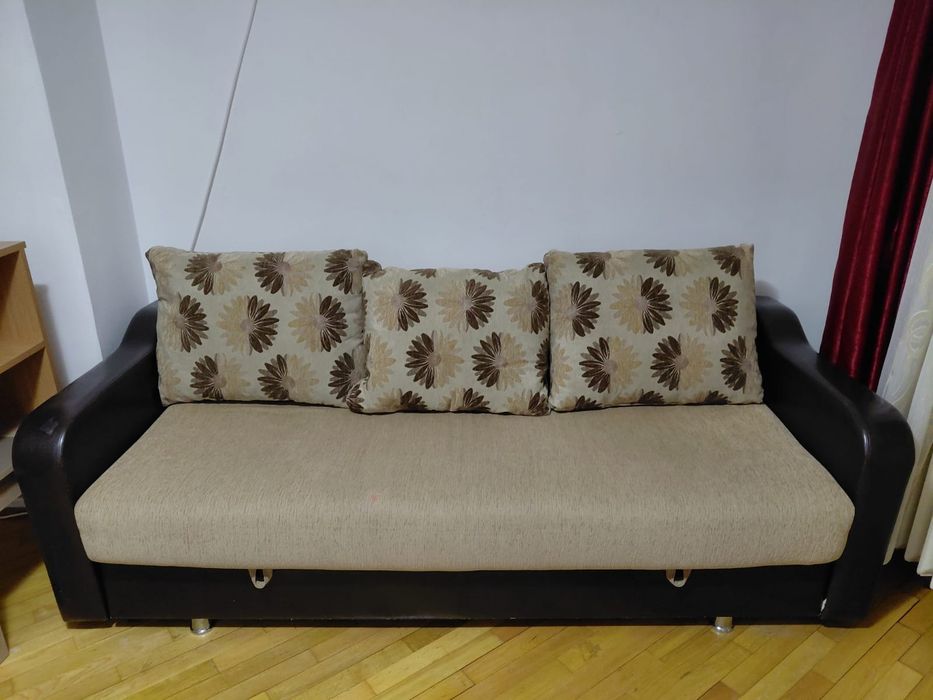 Vand canapea extensibila 3 locuri