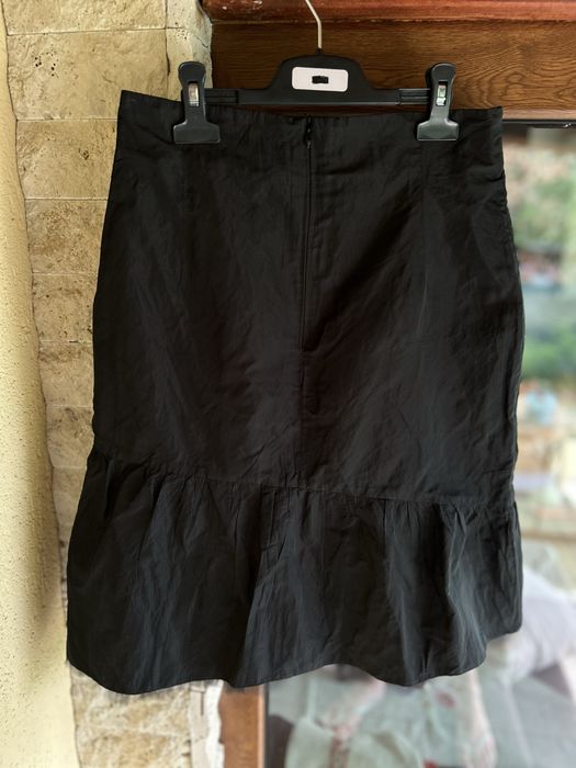 Fustă neagră elegantă/ ocazie Guara mărimea 40 cu volan asimetric