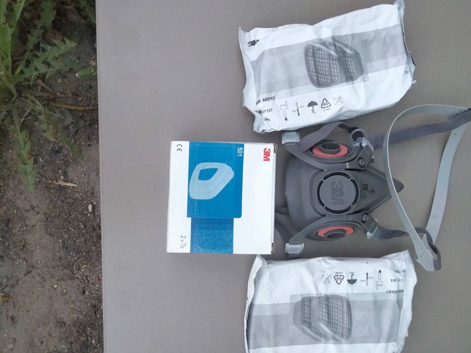 Продам полумаску, новую