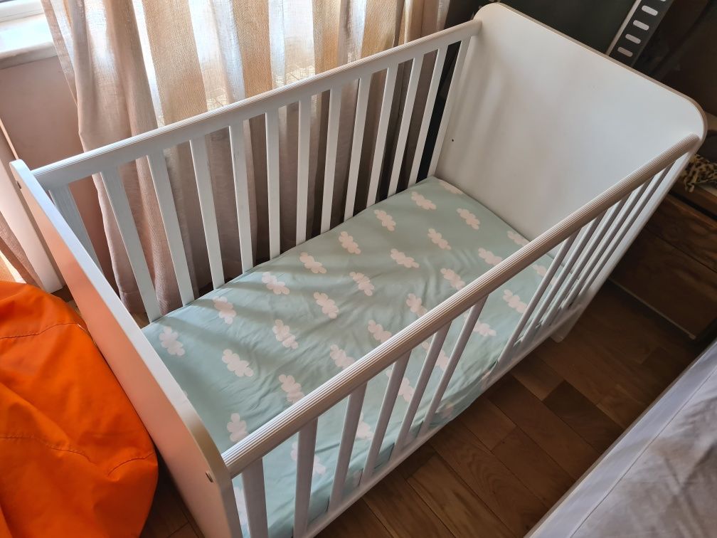 Продавам детско легло тип кошара
