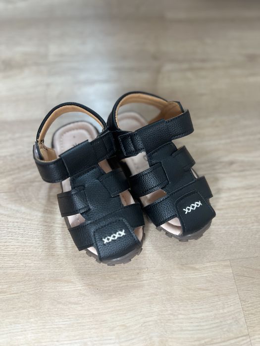 Продам новые сандали