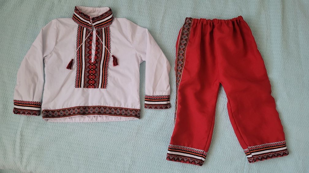 Costum traditional romanesc