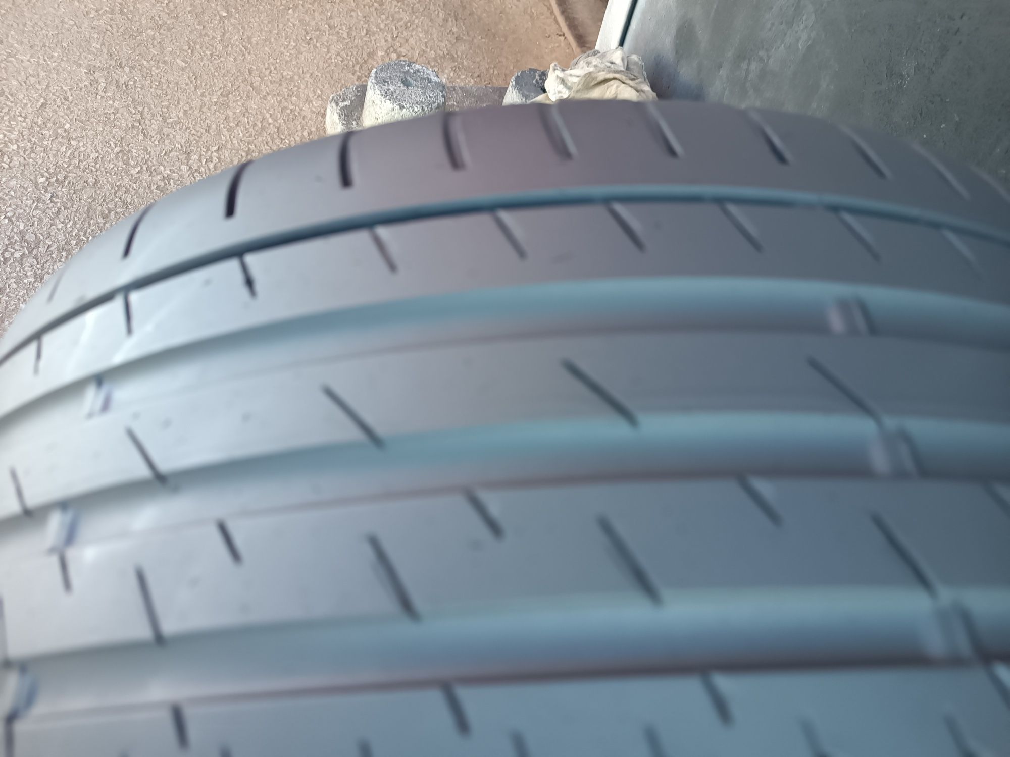 215/40/17 Continental