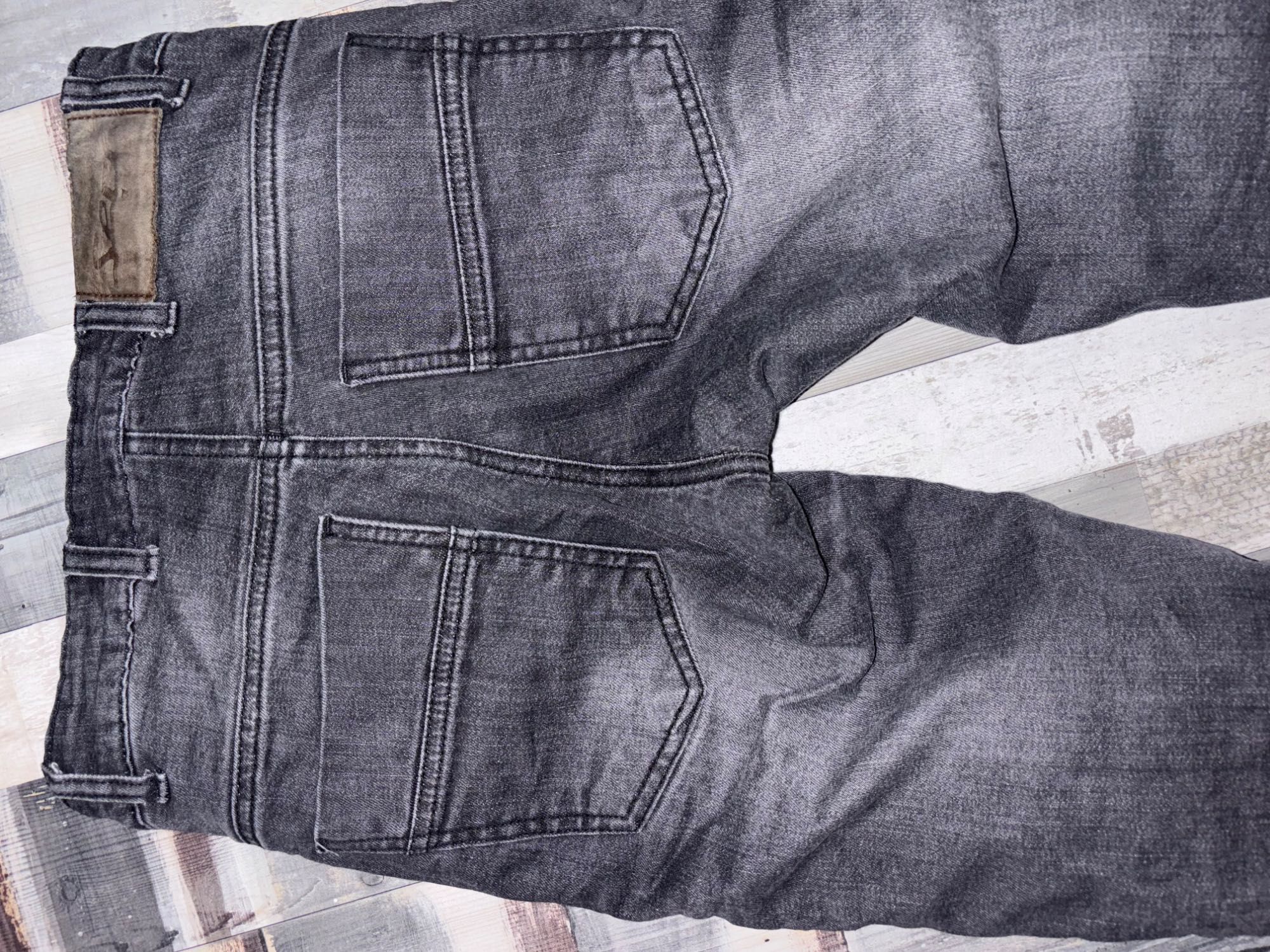 Продавам дамски мото дънки SECA slim fit