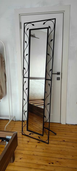 Огледало с рамка от ковано желязо