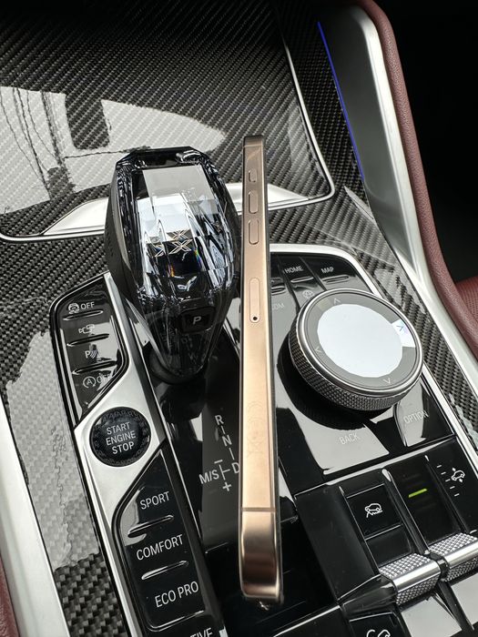 Vand iphone 16 promax TITAN