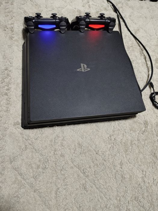Joc Ps4 pro modat 20 jocuri toate accesoriile.