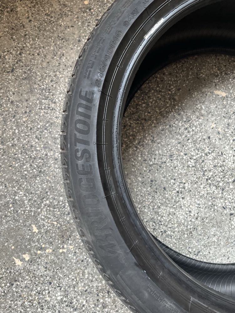 Гуми Bridgestone 245/40/19 2бр