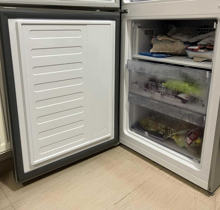 Frigider BEKO Neofrost