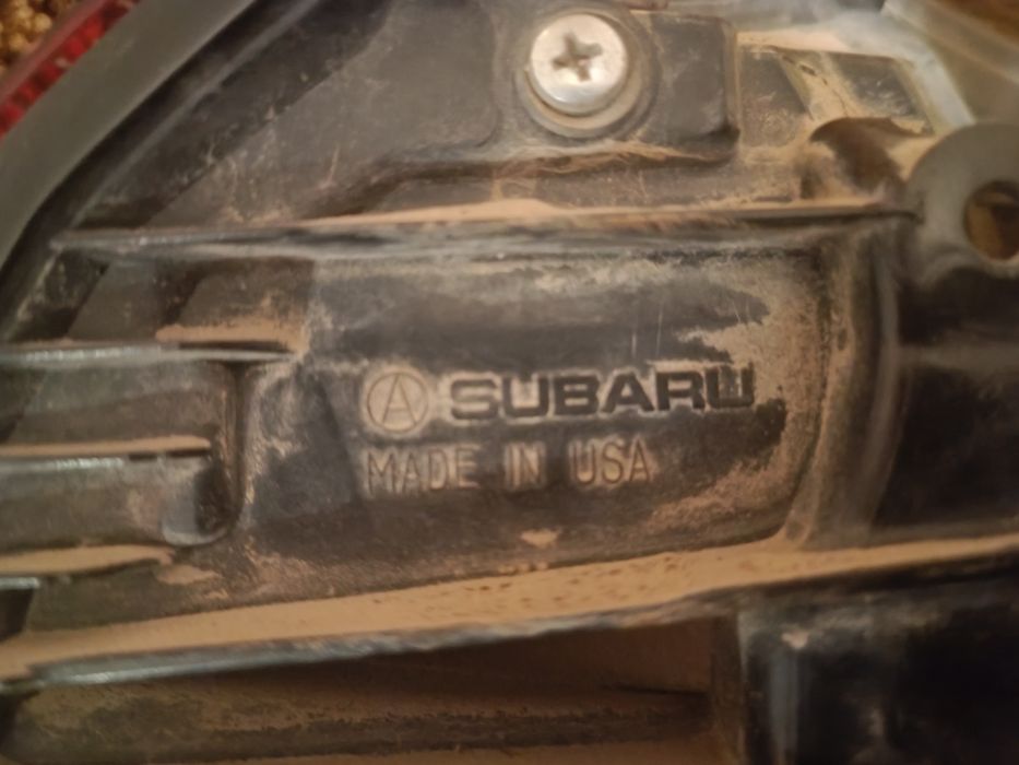 Продам фару на Subaru