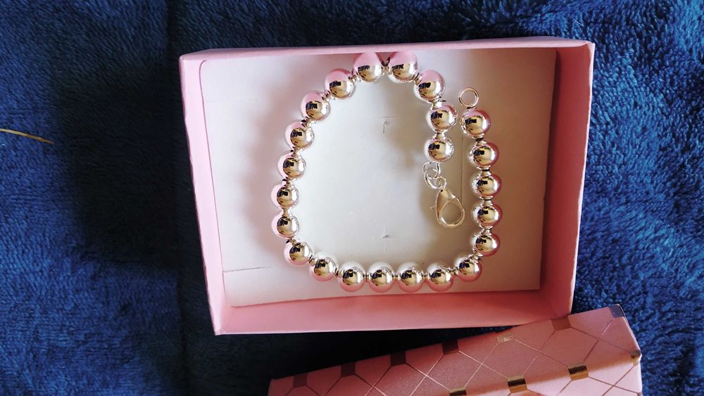 Нова, сребърна гривна 12 различни модели. 38/55 лв. В кутия.