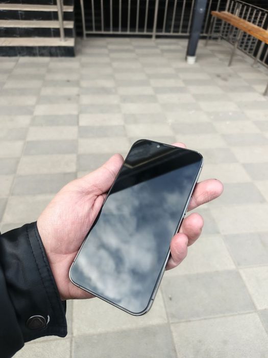 Продается iphone 13 pro  в хорошем состояние
