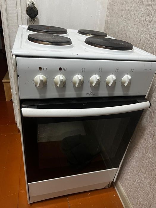 Электрическая плита  б/у