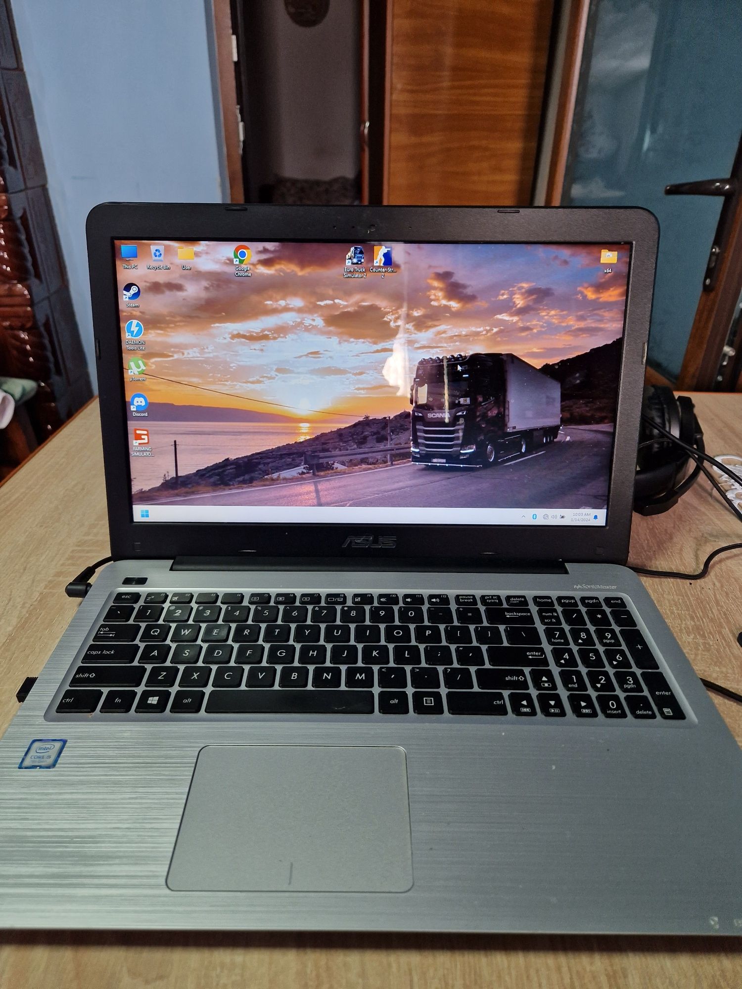 Laptop Gaming 16GB ram, i5, 4GB video SSD (gta5,fifa,farming,ets2)