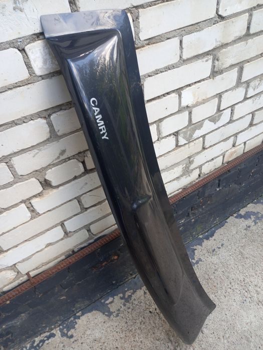 Ветровик заднего стекла Камри