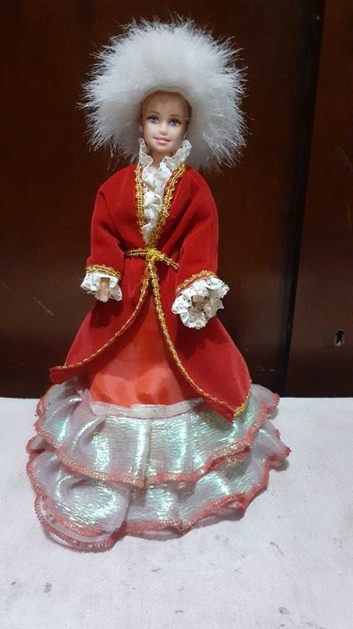 Кукла в национальном костюме