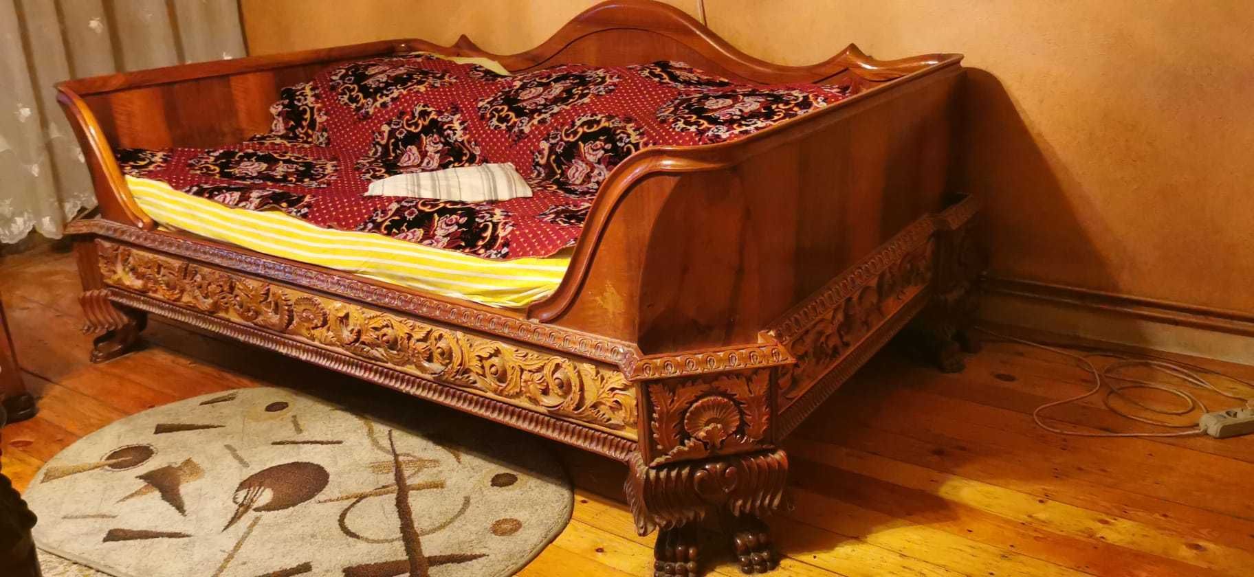 Mobila dormitor lemn masiv sculptat nuc