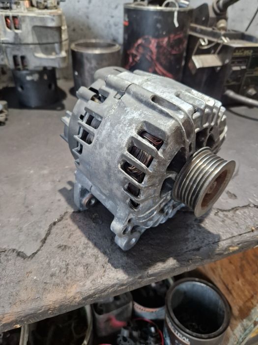 Алтернатор( динамо) 150 A VALEO TG15C095 / Audi A4, Q5
