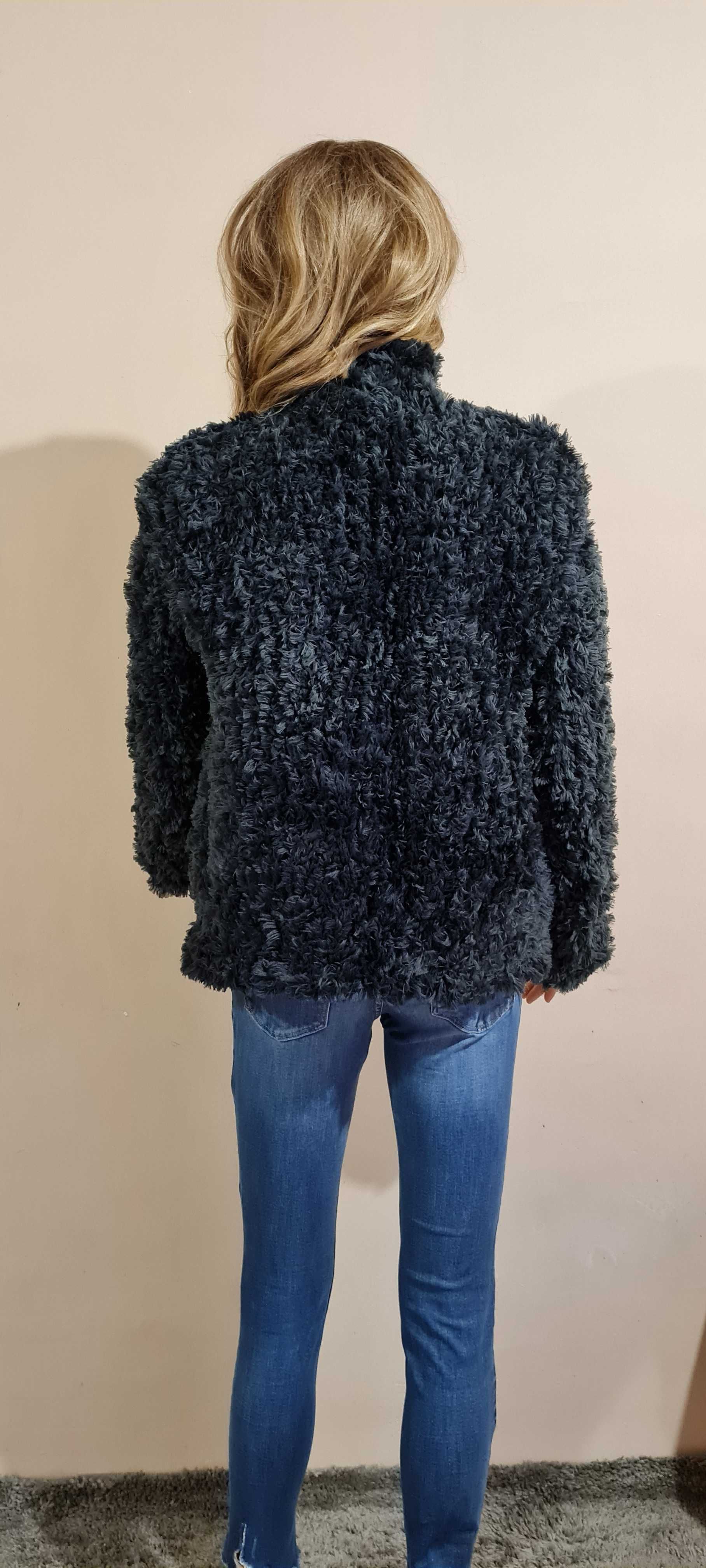 Ръчно плетени дамски жилетки от Alize puffy fur