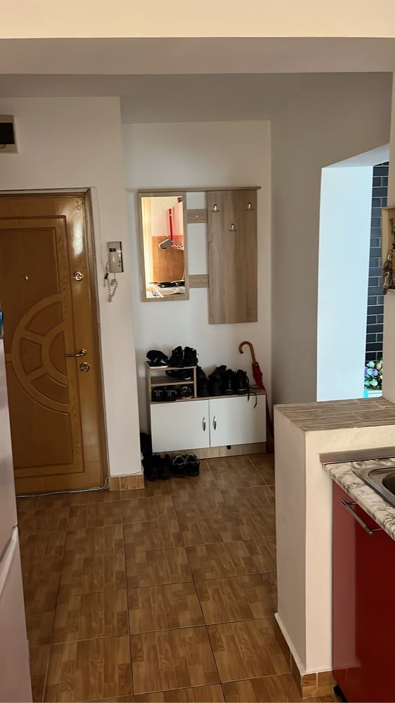 Vând apartament 2 camere 2 balcoane utilat 55 m