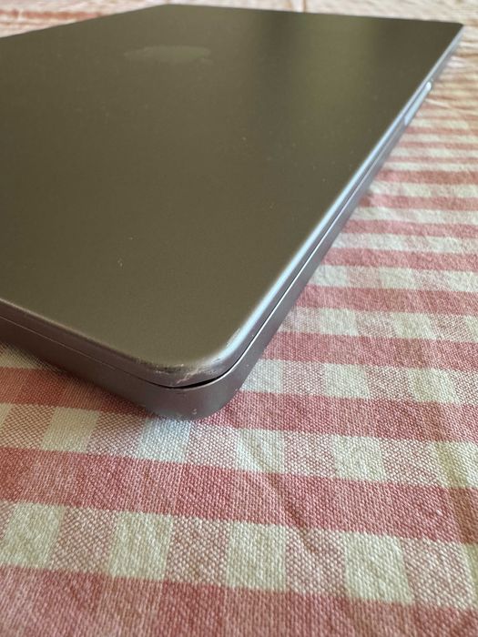 Apple Macbook Pro 14", M1 Pro, 16GB RAM, 1TB SSD