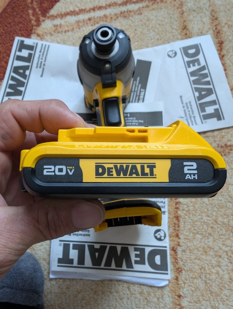 Mașina de înșurubat,De walt,Atomic compact serie