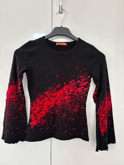 Дамска блуза с разкроени ръкави