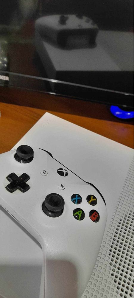 Конзола Xbox One S