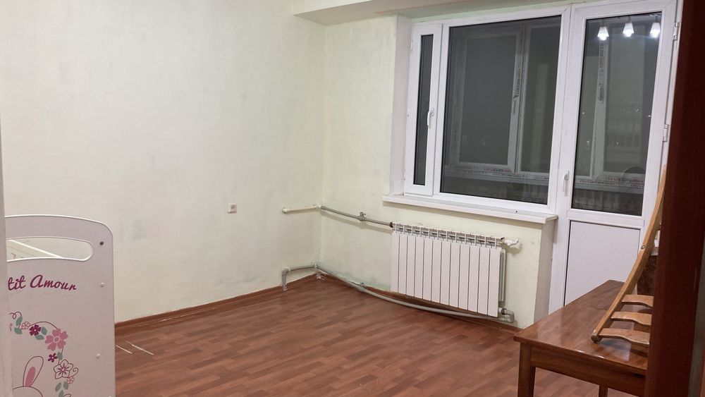 Продам 4 комнатную улучшенную квартиру в центре