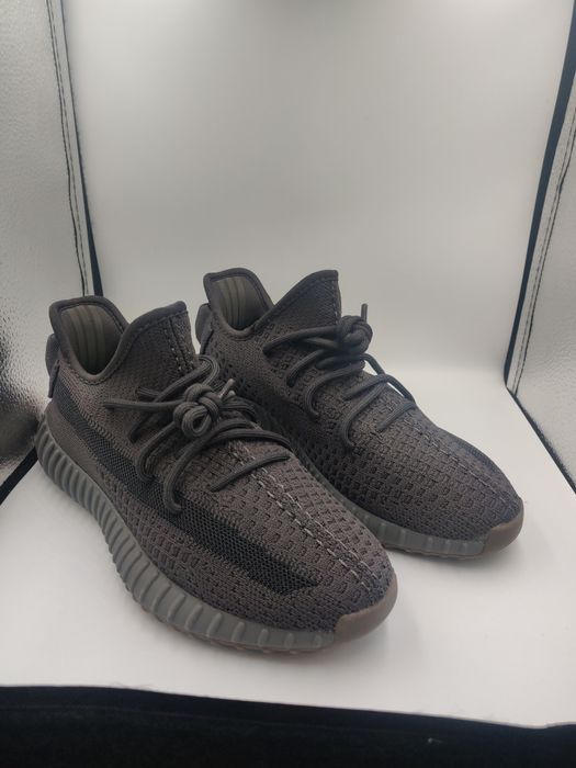 Yeezy 350 V2 Cinder, 39 1/3