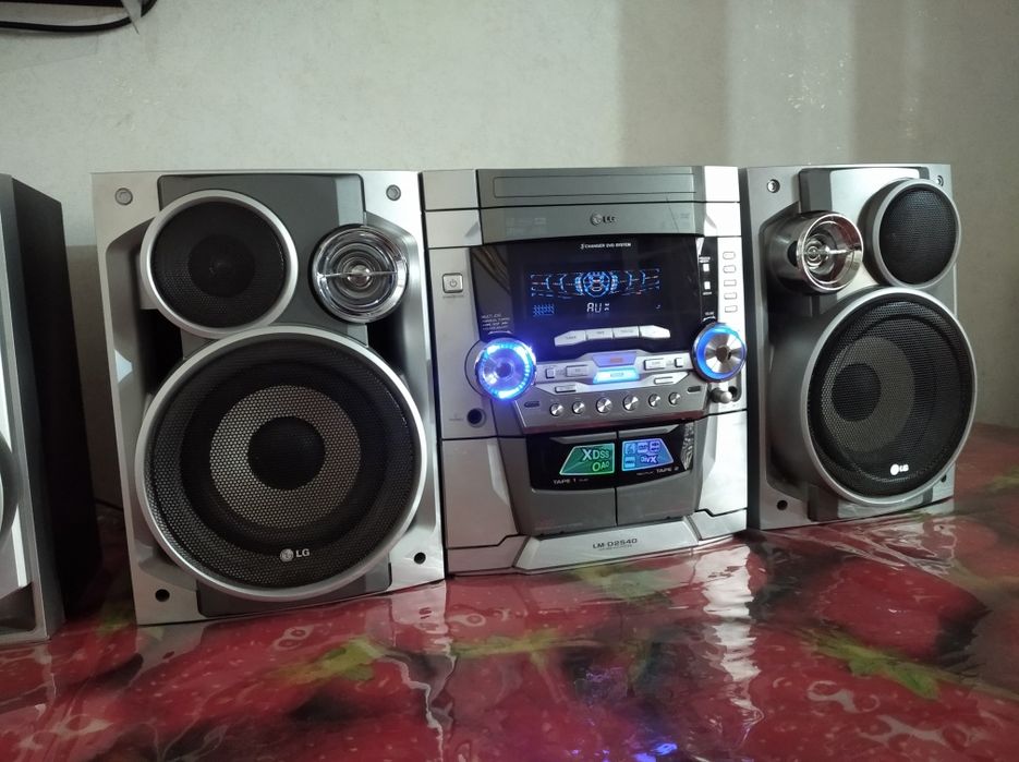 Продам музыкальный центр LG