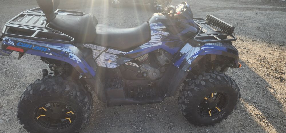 Vând can am 800max