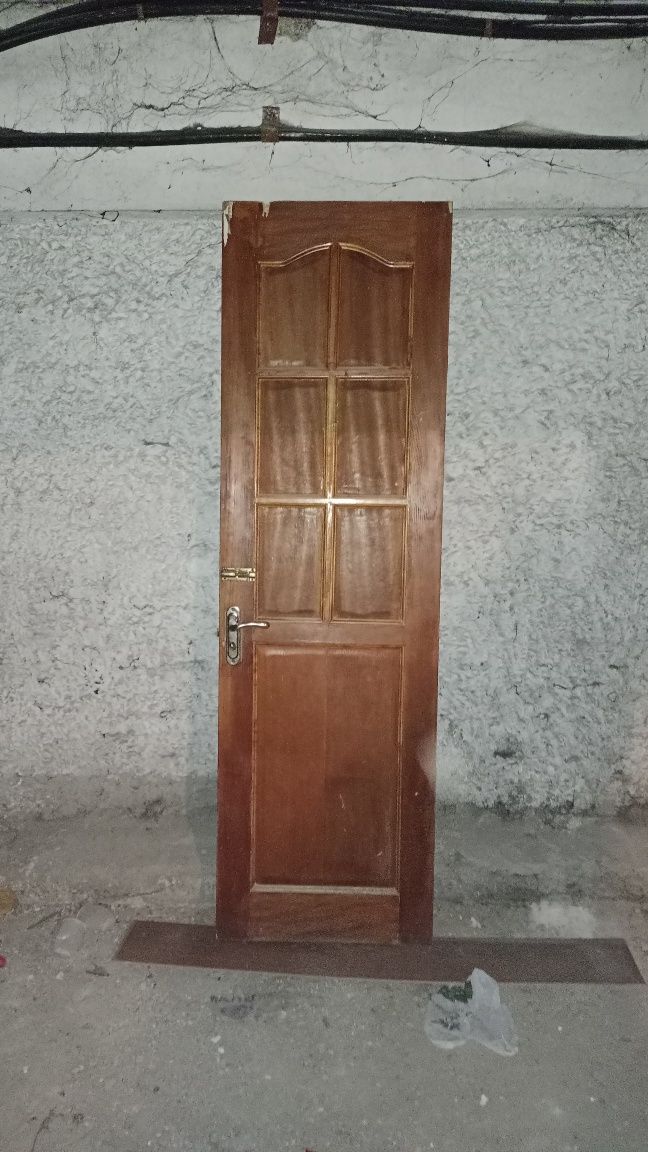 Комплект деревянных дверей