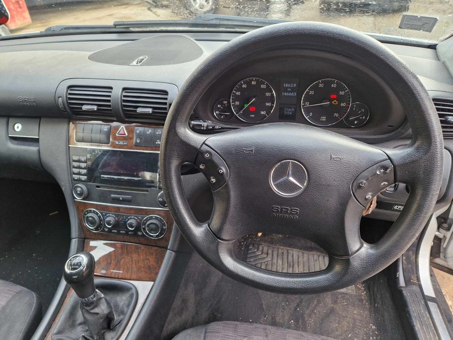 Mercedes C180Kompressor 143кс Facelift седан  ръчка НА ЧАСТИ!