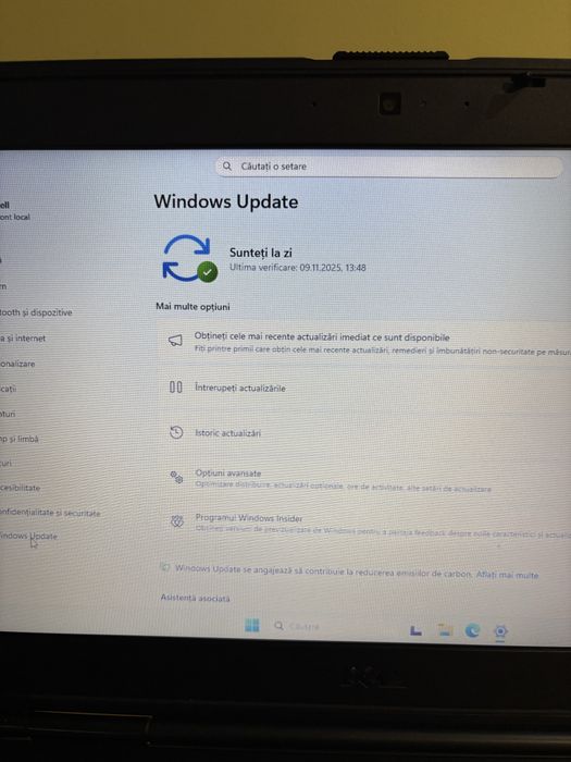 Dell  in stare foarte buna folosit maxim 30 zile