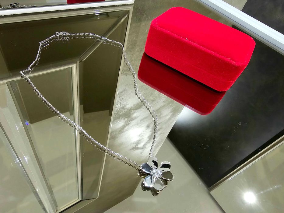 Van Cleef & Arpels VCA Silver Frivole Large Diamond Дамско Колие