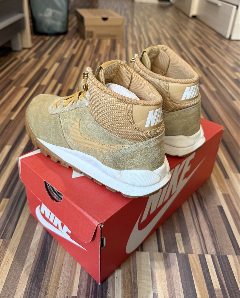 Nike Hoodland Велур