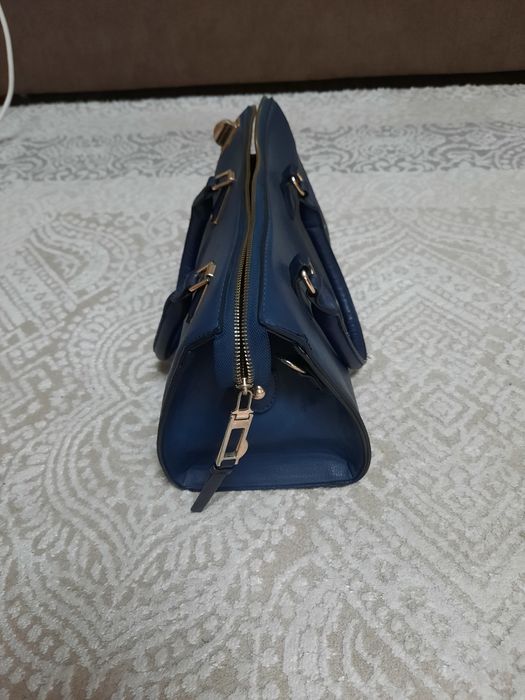 Продам женскую кожаную сумку