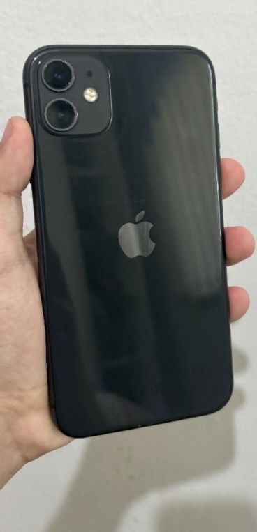 Продается iphone 11 цвет черный б/у