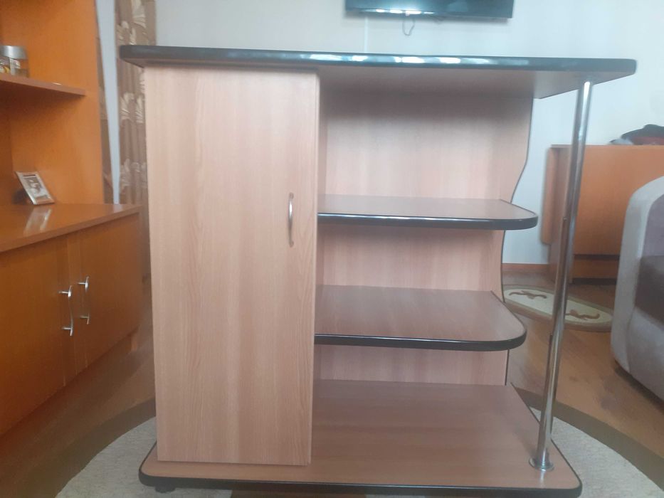 Vând comodă dormitor stare foarte bună