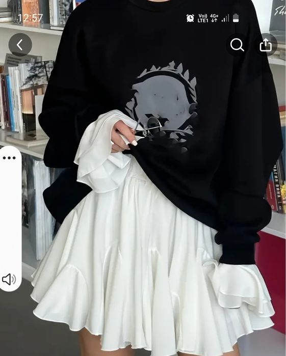 Fusta marimea s  culoare alba