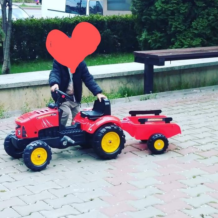 Tractor cu pedale