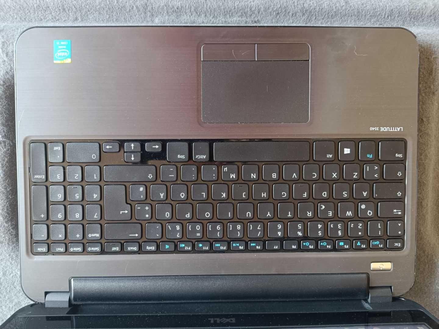 Продавам бърз лаптоп за офис, Dell Latitude 3540, Intel Core i5
