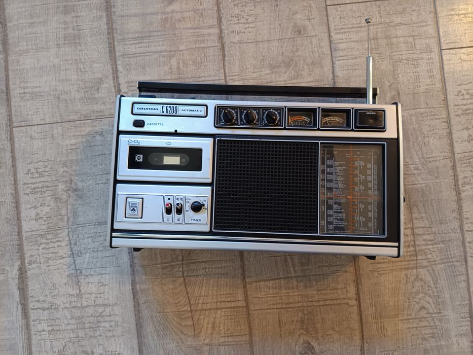 Radio casetofon Grunding