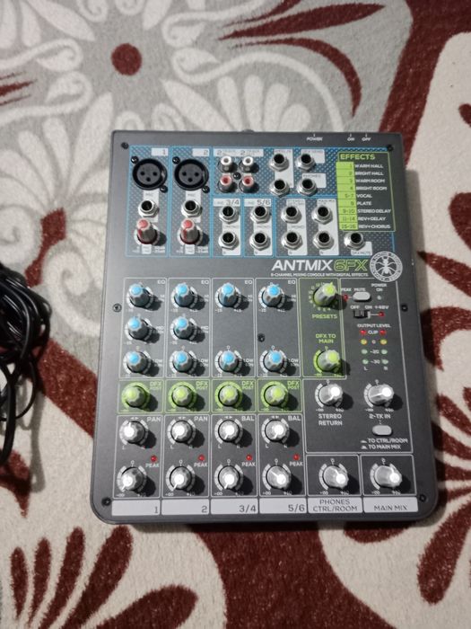 Vând mixer profesional