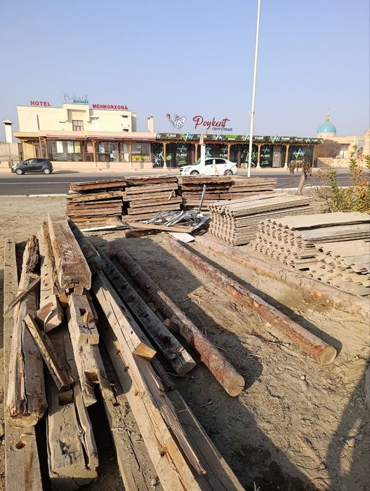 Taxta va bolorlar sotiladi