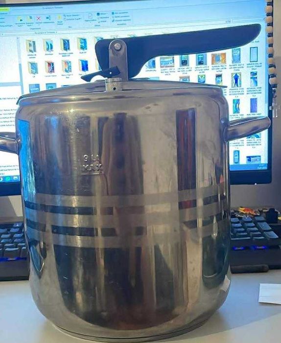Ertone ERT-MN 306 9L pressure cooker, STAINLESS STEEL material